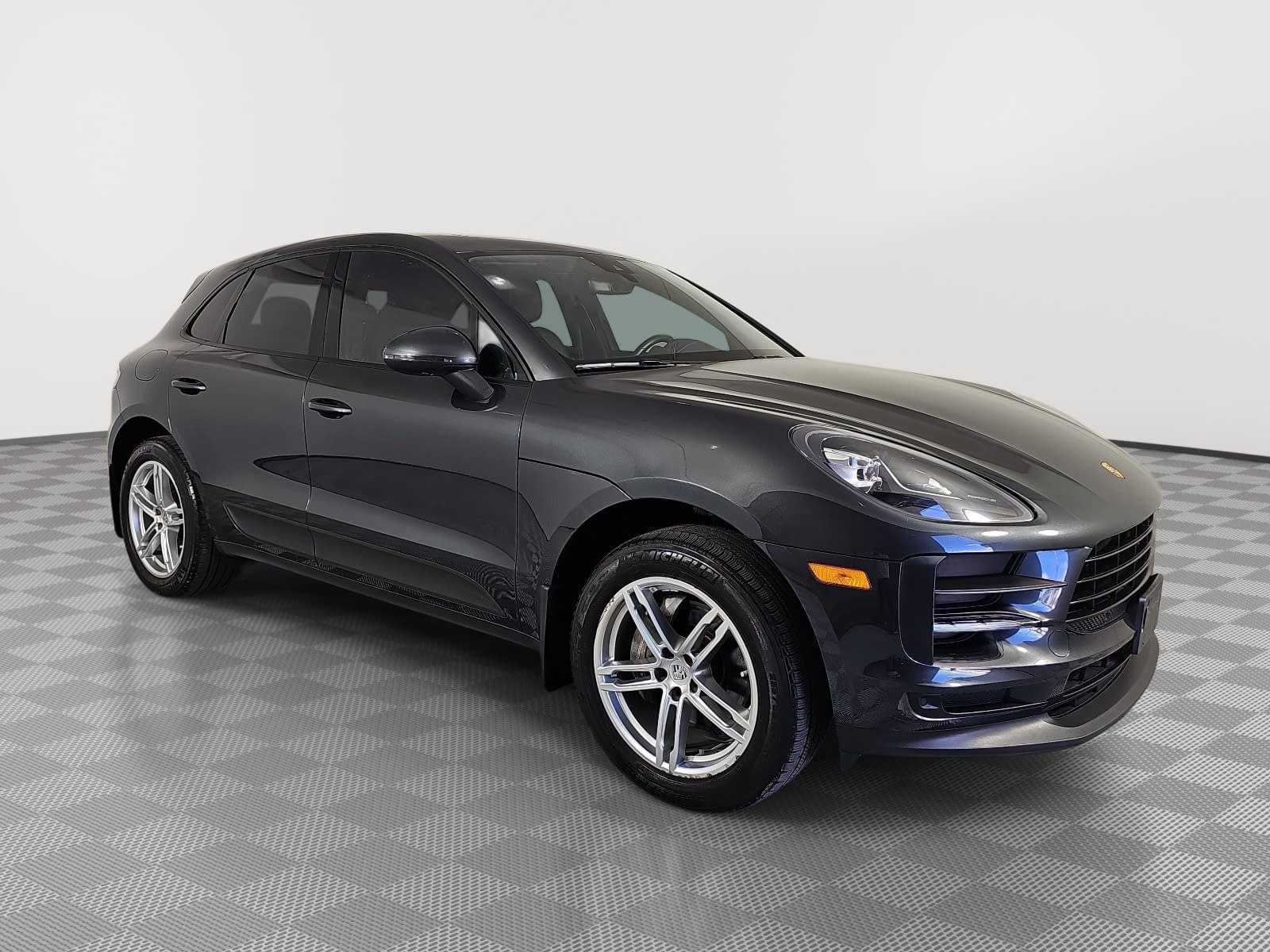 Used 2021 Porsche Macan AWD/4WD image 2