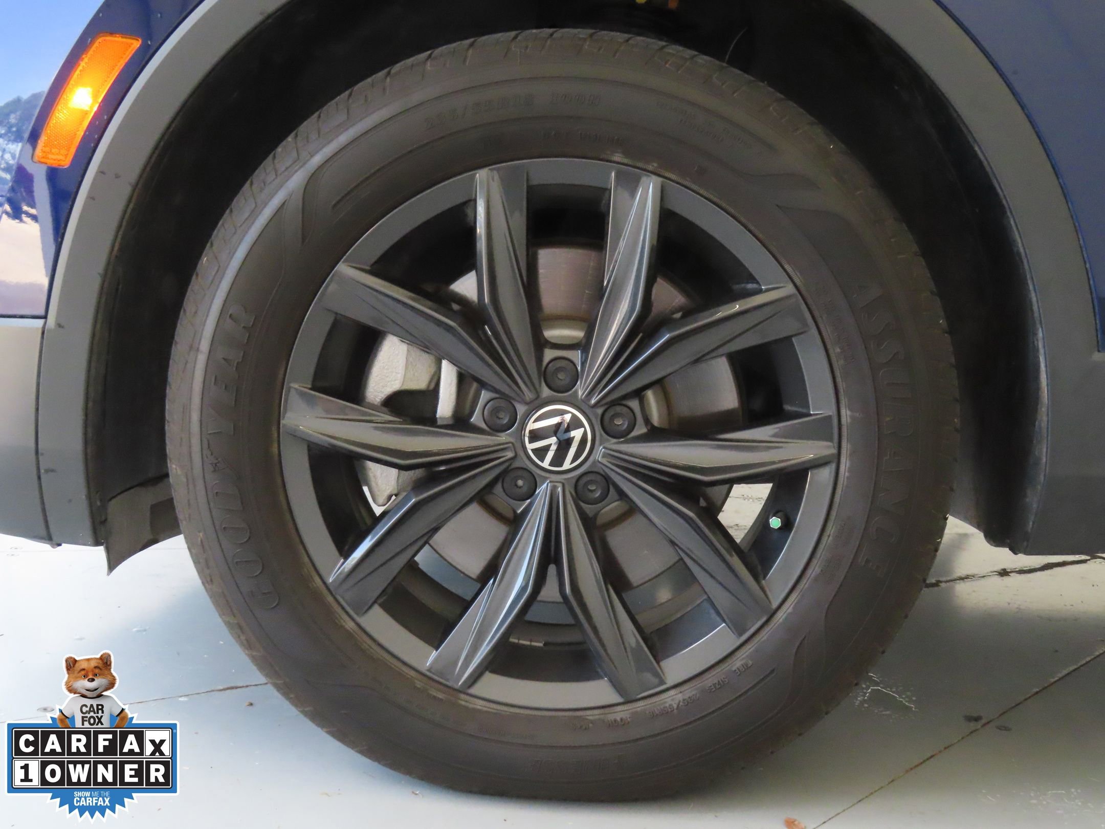 Certified 2024 Volkswagen Tiguan SE FWD image 30