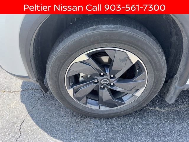 Certified 2024 Nissan Rogue SV FWD image 8