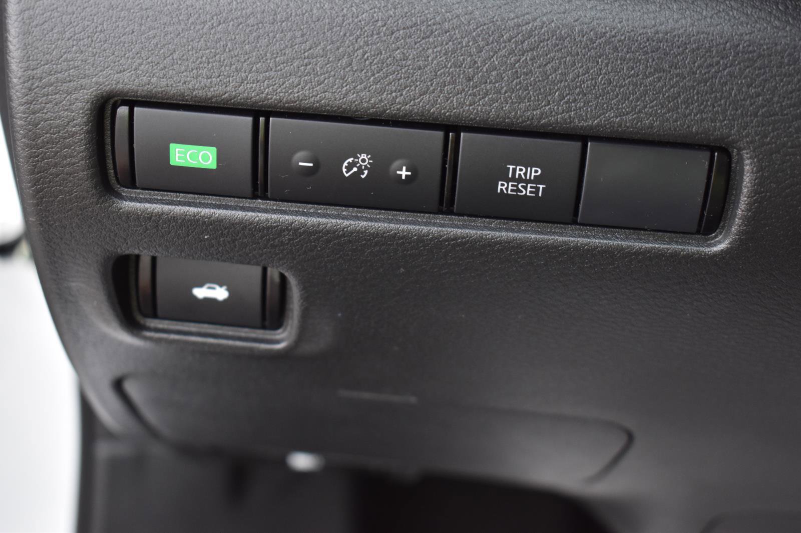 Certified 2025 Nissan Sentra SV w/ All-Weather Package FWD image 40