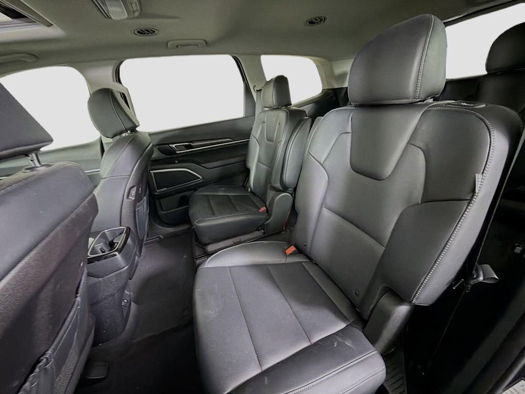 Used 2025 Kia Telluride S image 26