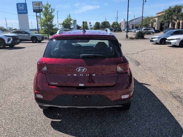 Used 2025 Hyundai Venue SEL FWD image 18