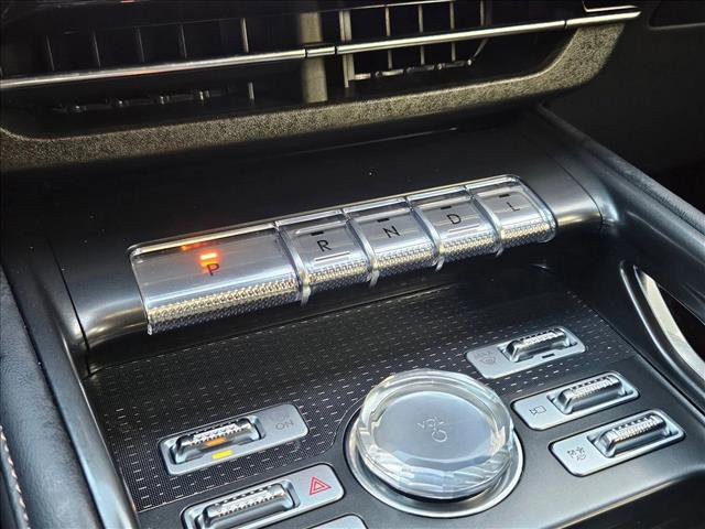 Used 2024 Lincoln Nautilus Premier w/ Jet Appearance Package image 12