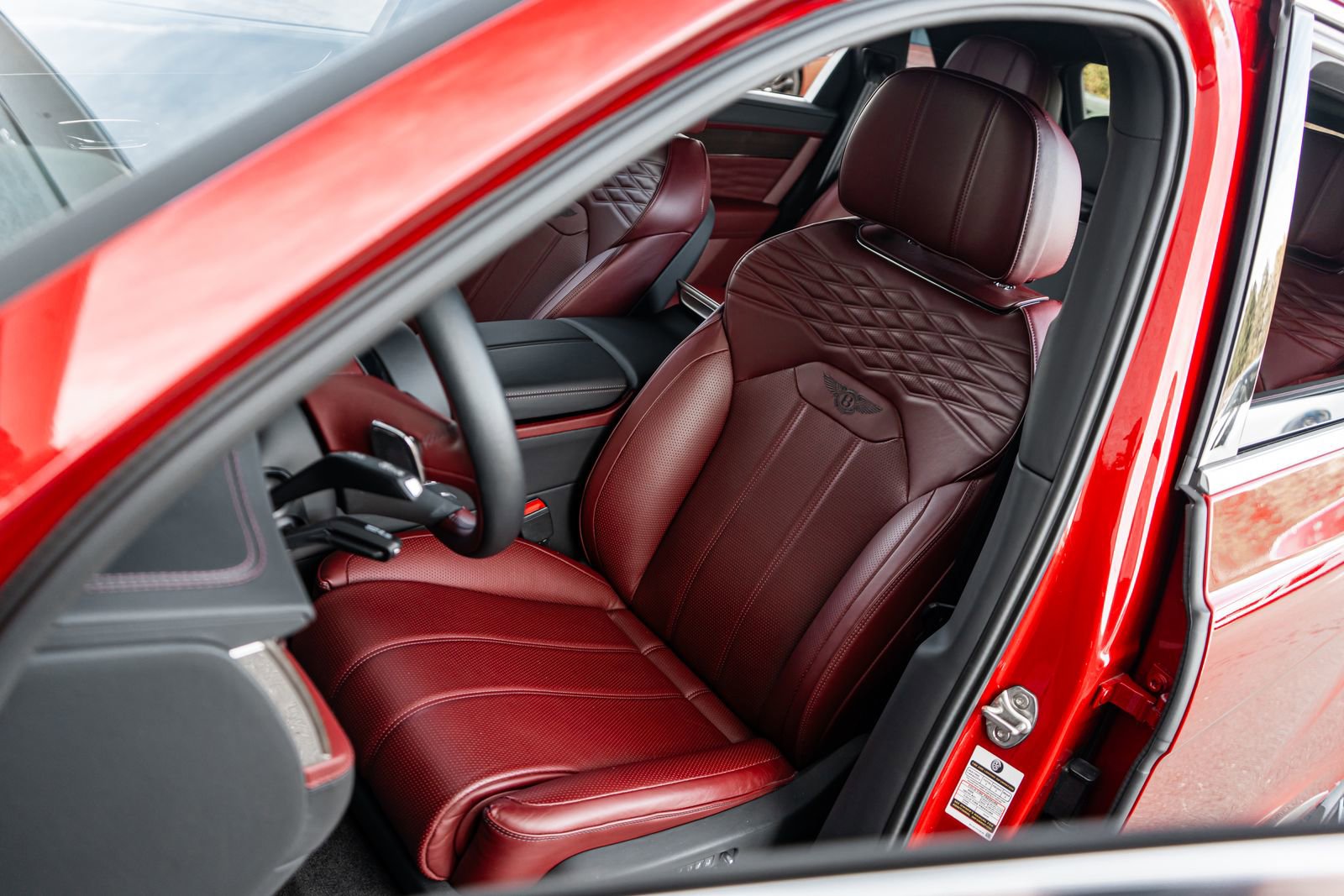 Used 2024 Bentley Bentayga Extended Wheelbase image 27