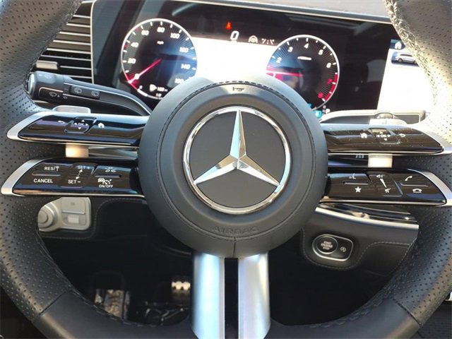 Used 2024 Mercedes-Benz GLS 580 4MATIC image 9