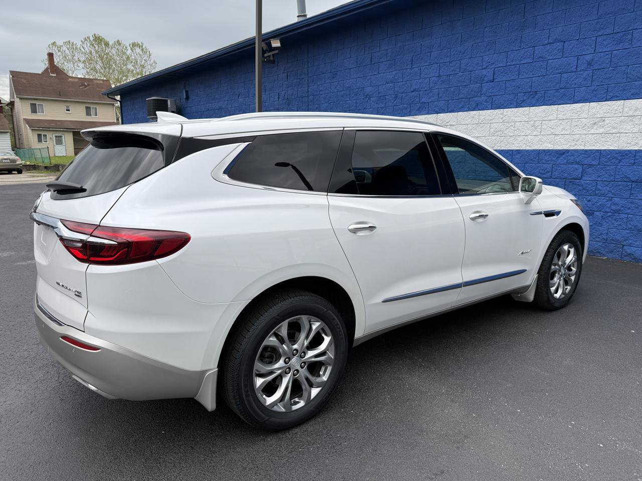 Used 2018 Buick Enclave Avenir w/ Avenir Technology Package AWD/4WD image 23