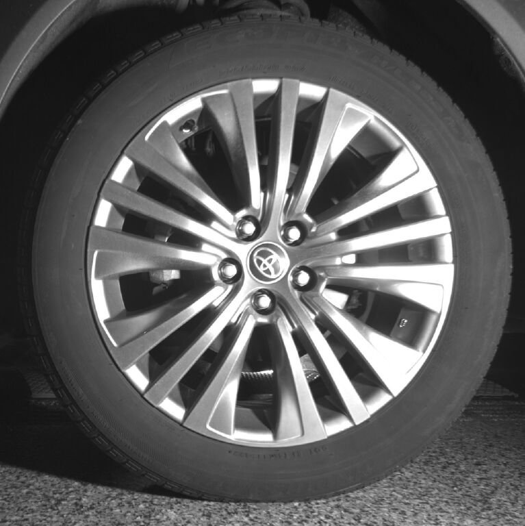 Used 2023 Toyota Venza XLE image 13