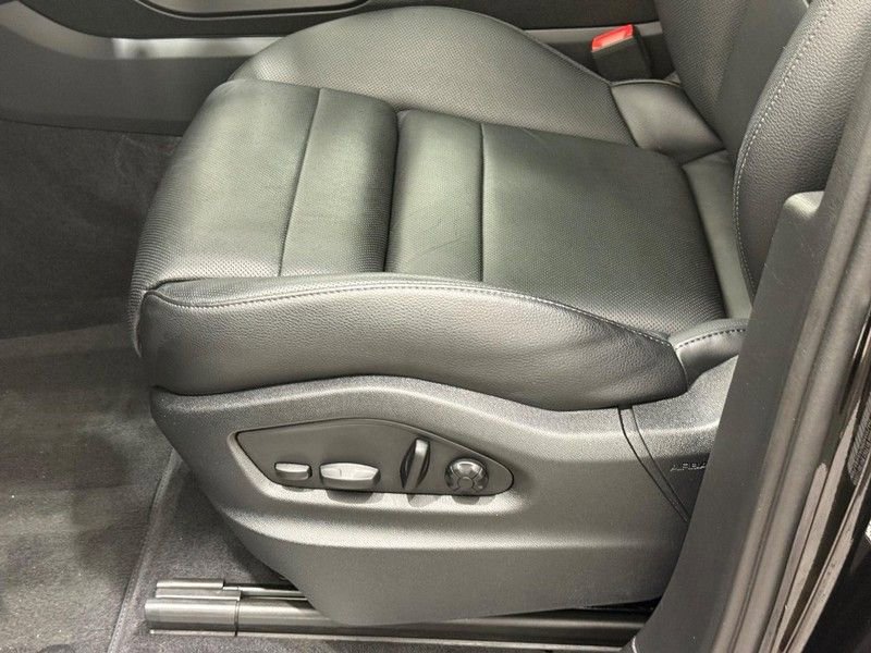 Certified 2024 Porsche Cayenne image 28