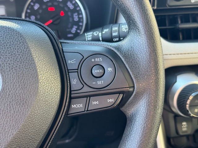 Used 2021 Toyota RAV4 XLE w/ Convenience Package image 29