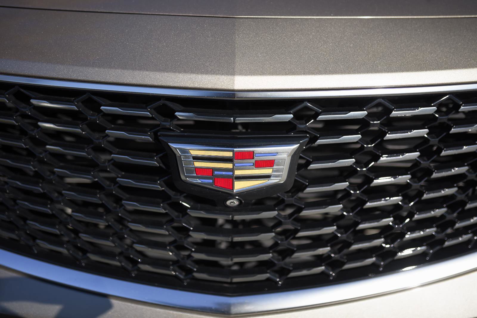 Used 2022 Cadillac XT4 Premium Luxury w/ Enhanced Visibility Package image 5