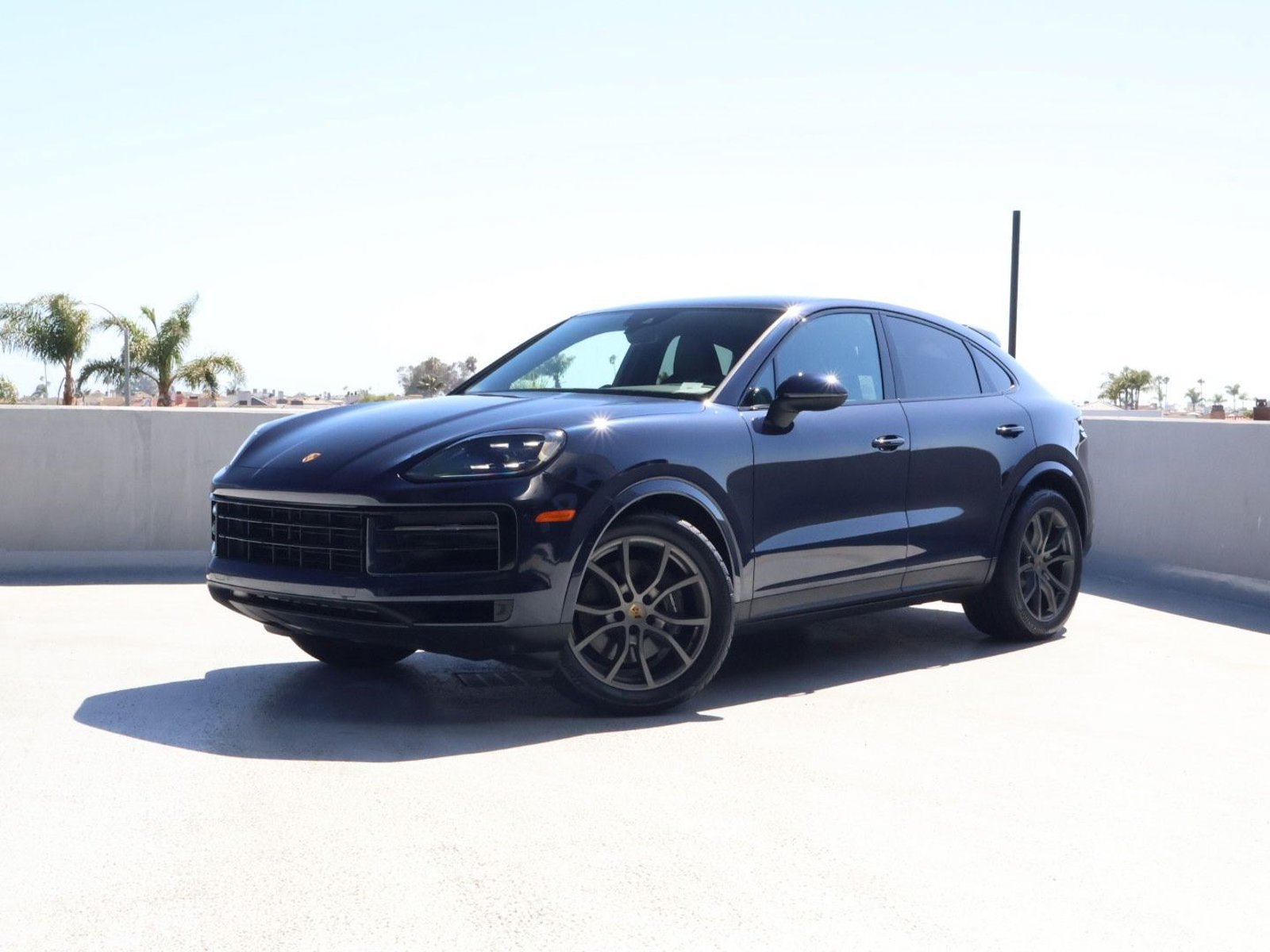 Certified 2024 Porsche Cayenne Coupe AWD/4WD image 1