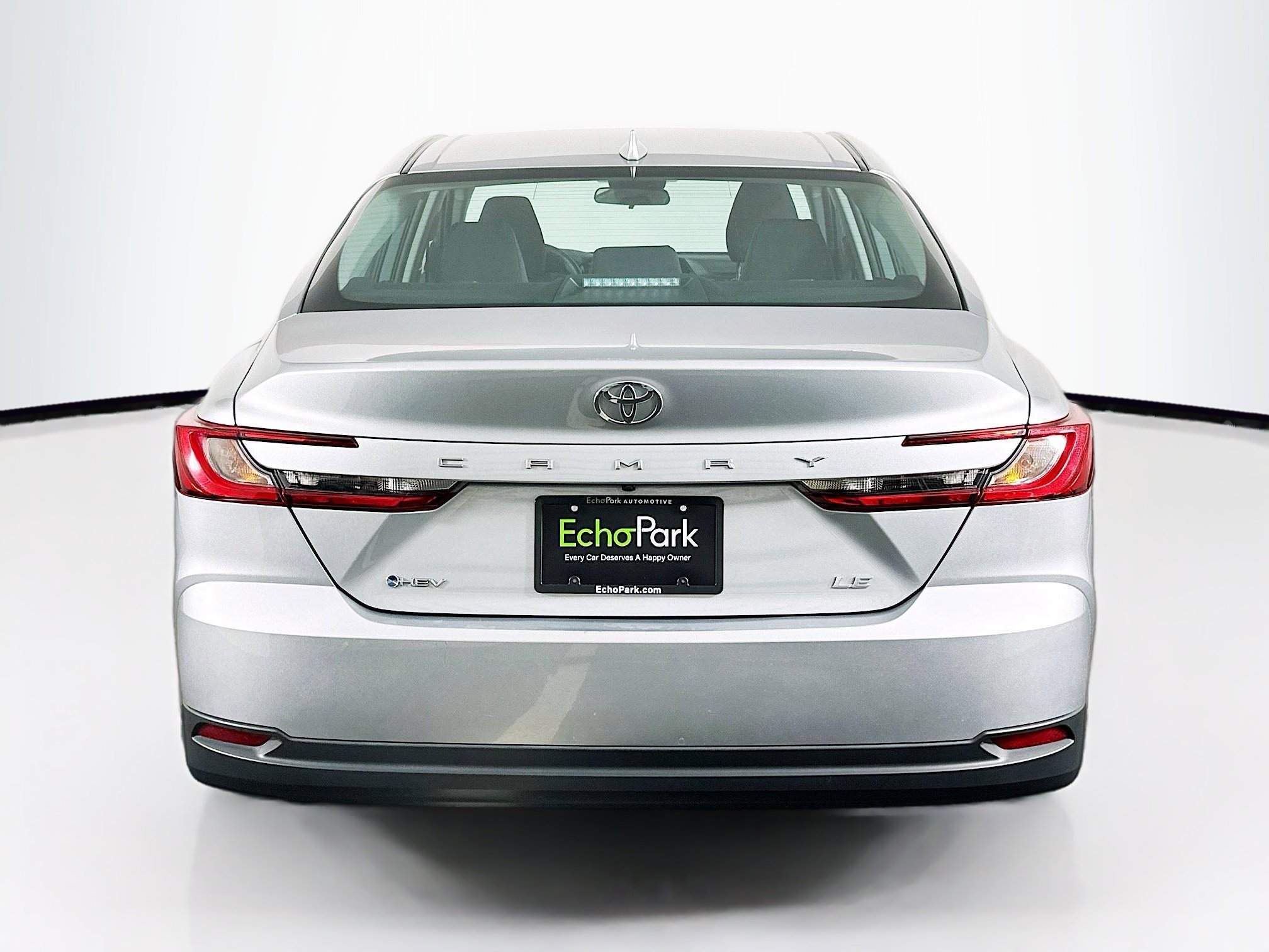 Used 2025 Toyota Camry LE image 7
