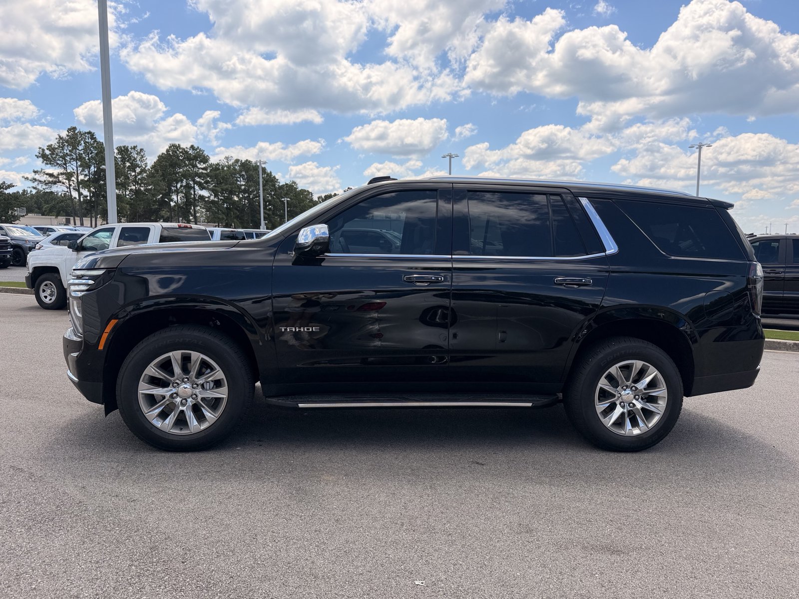 Used 2026 Chevrolet Tahoe Premier w/ Sun And Tow Package AWD/4WD image 9