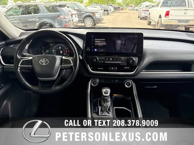 Used 2024 Toyota Grand Highlander AWD Hybrid image 14