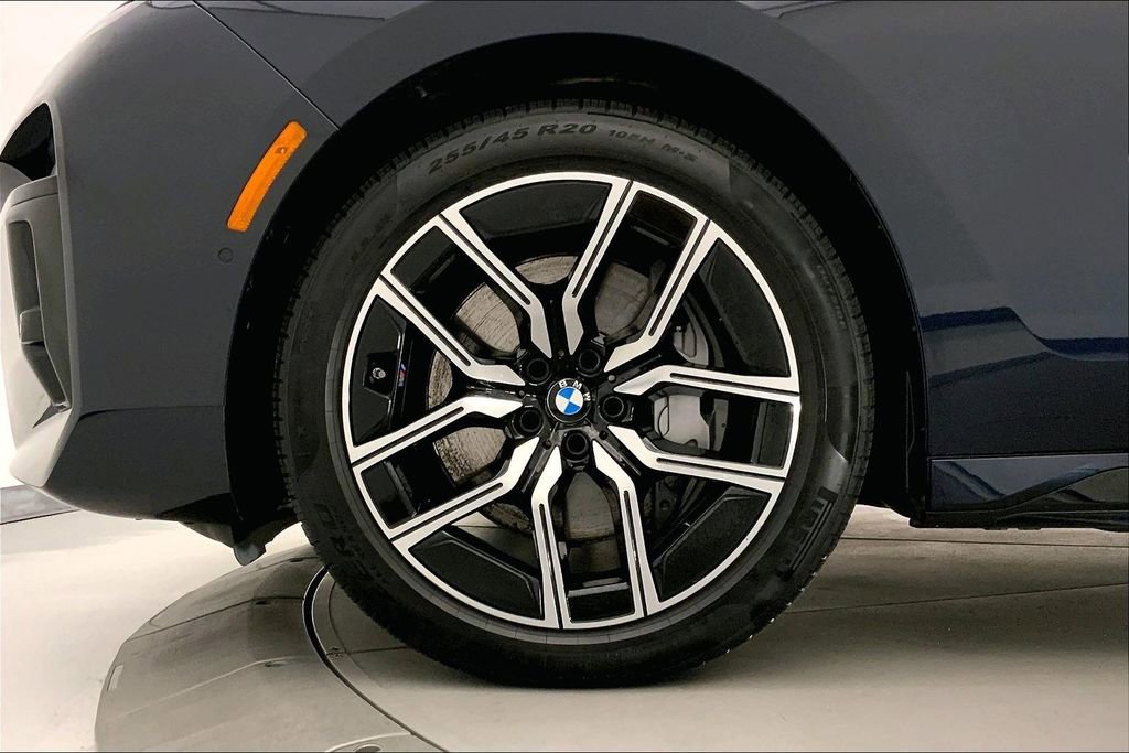 Used 2025 BMW 740i xDrive image 8