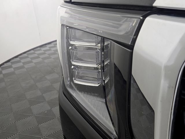 Used 2022 GMC Yukon SLT RWD image 9