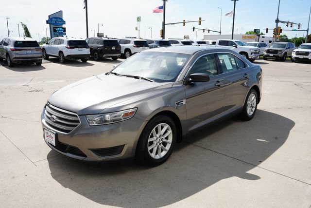 Used 2014 Ford Taurus SE FWD image 26