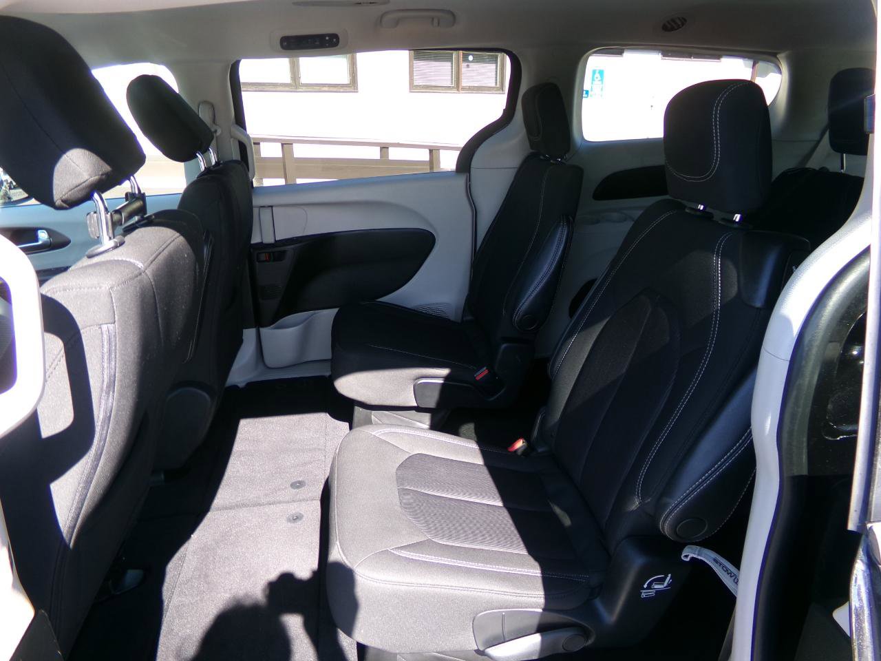 Used 2022 Chrysler Voyager LX FWD image 35