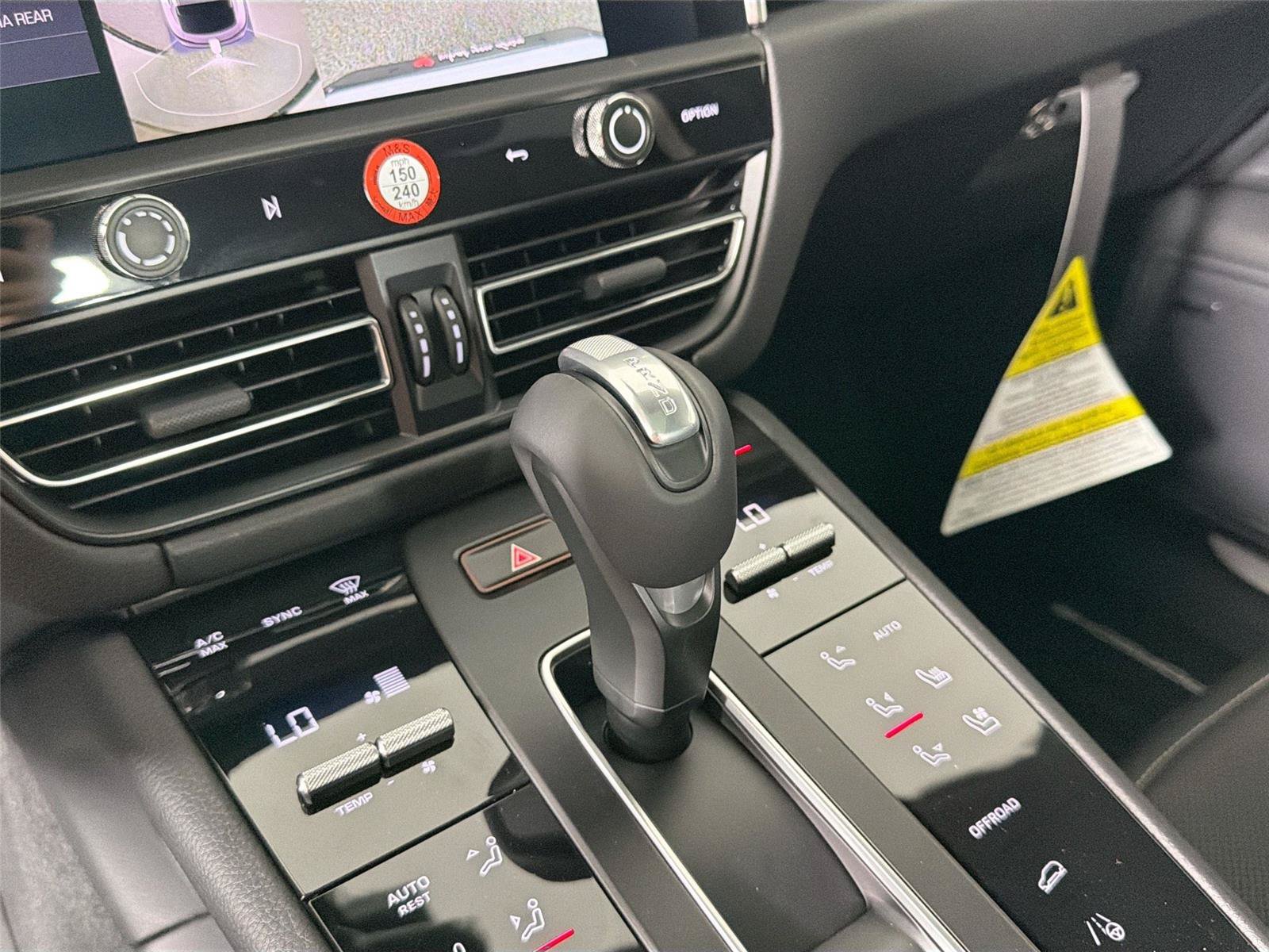 Certified 2025 Porsche Macan S AWD/4WD image 34