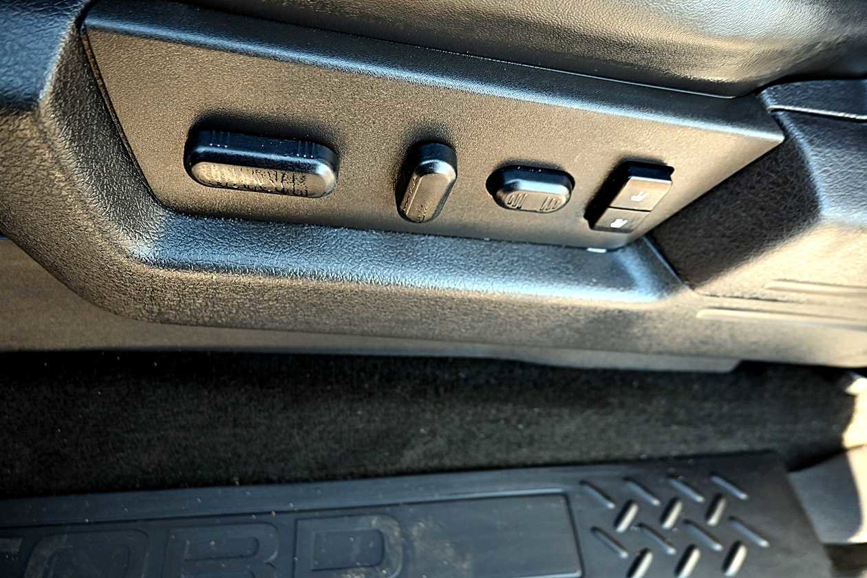 Used 2011 Ford F150 FX4 AWD/4WD image 17