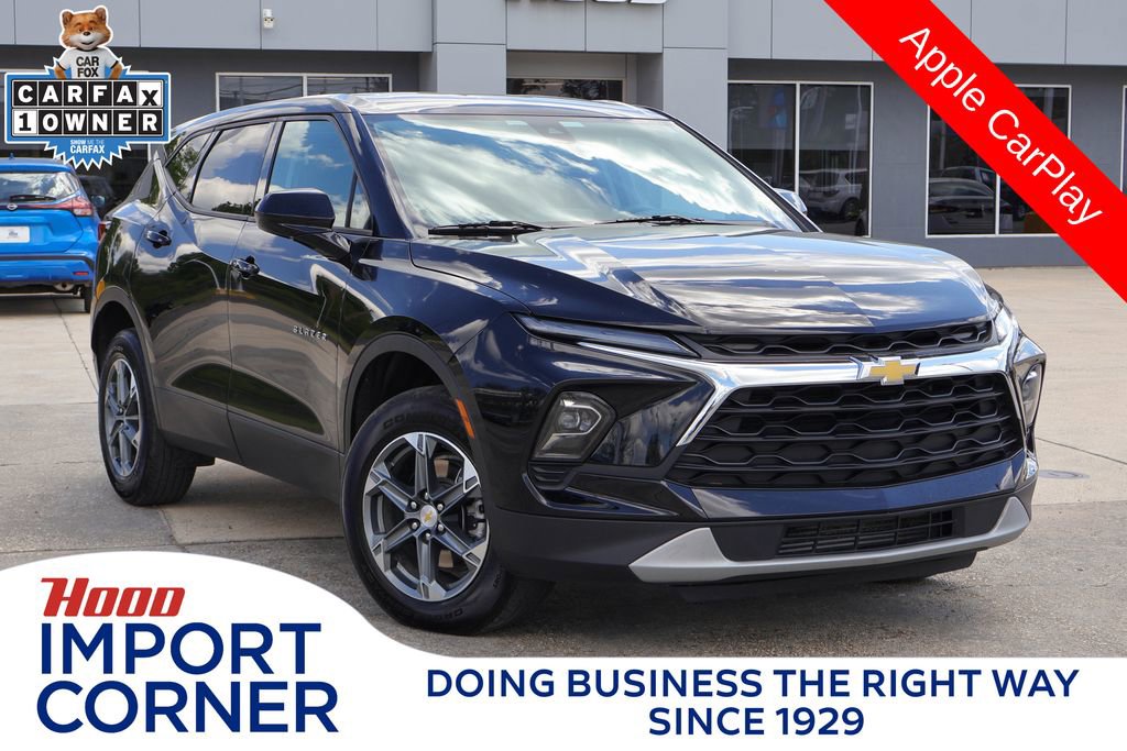 Used 2025 Chevrolet Blazer LT FWD image 1