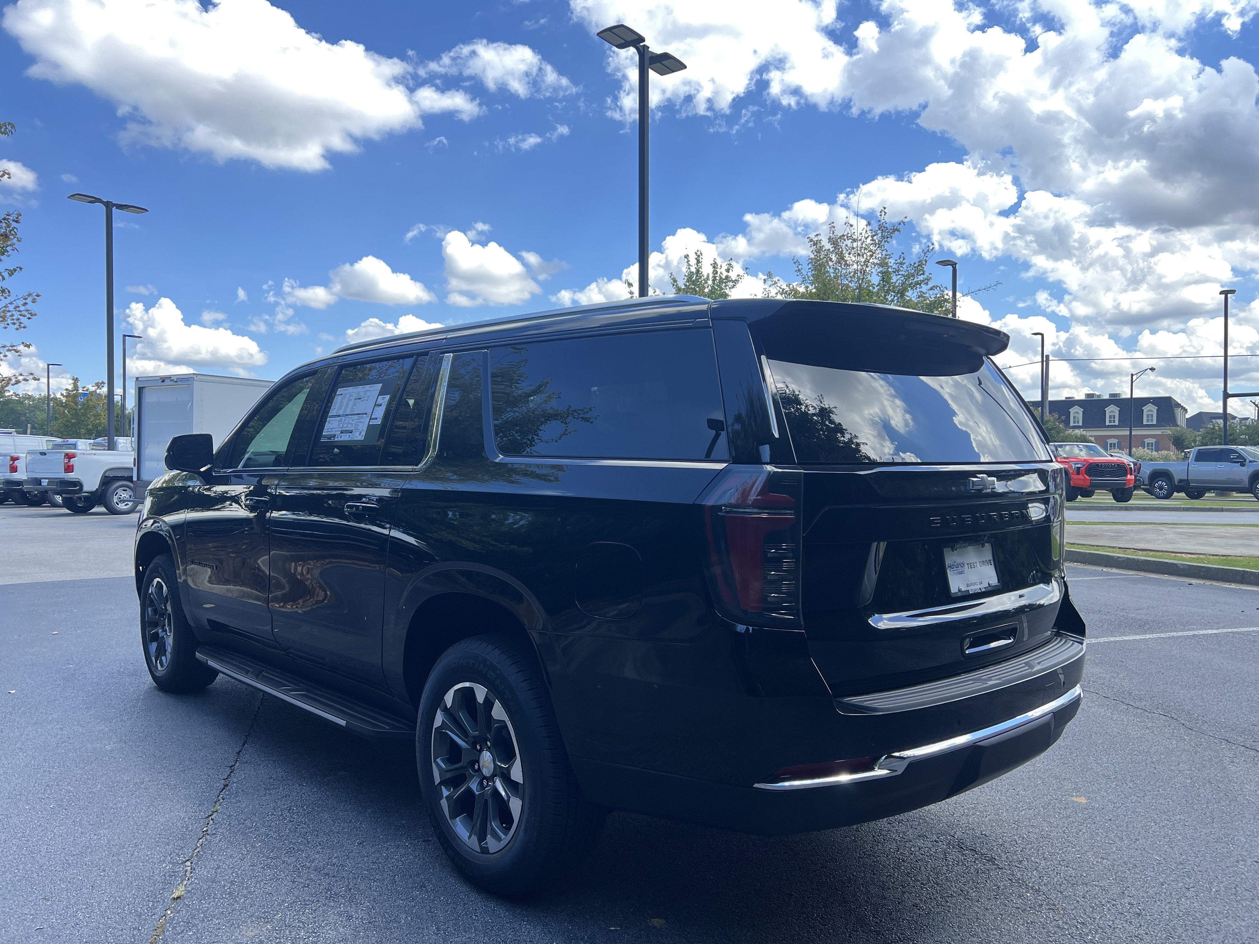 New 2026 Chevrolet Suburban LS w/ LPO, Dark Essentials Package AWD/4WD image 7