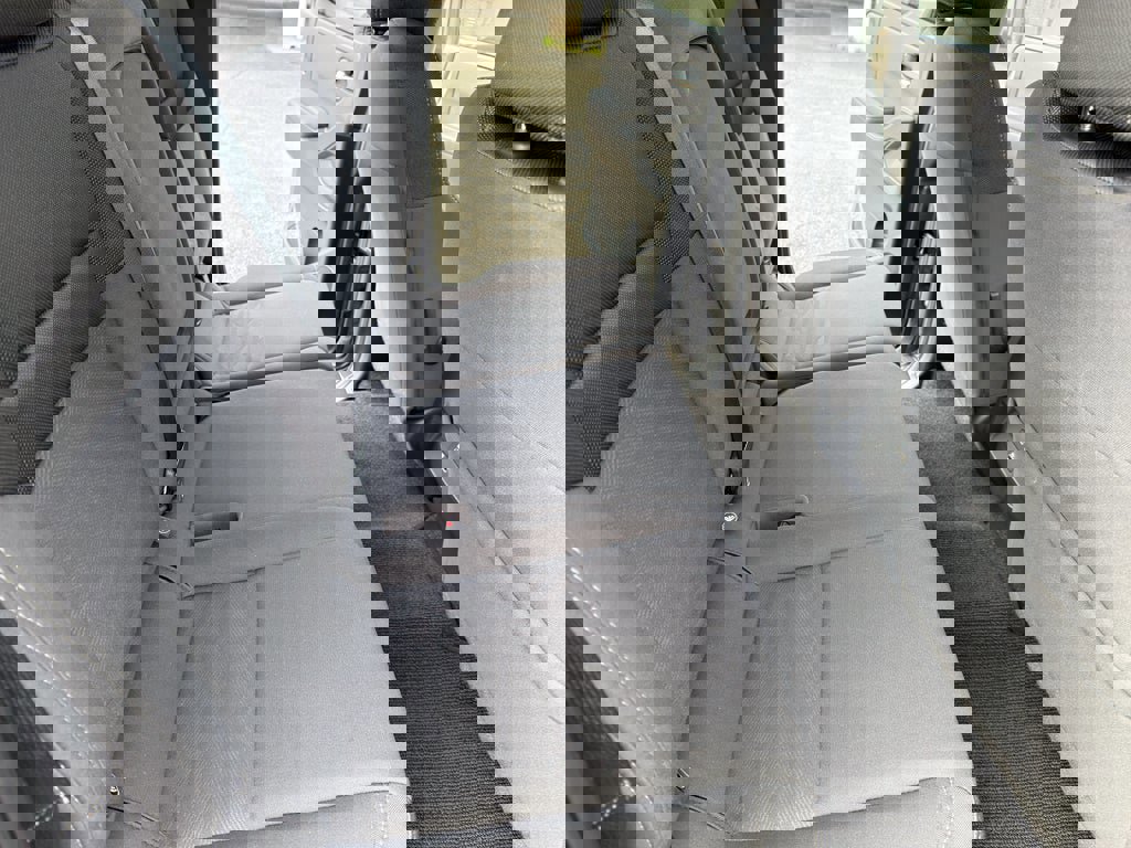 Used 2024 Nissan Frontier SV image 26