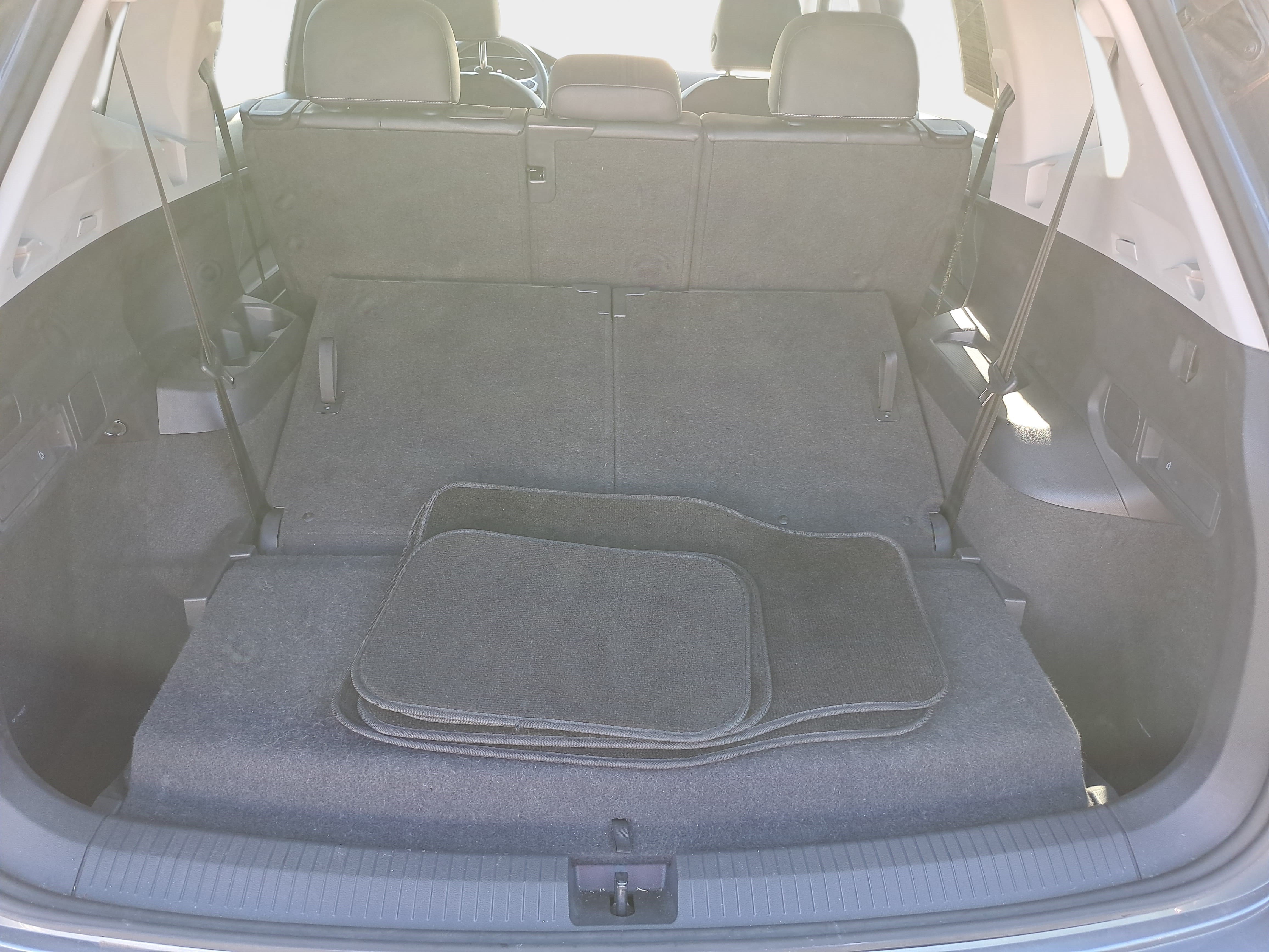 Used 2024 Volkswagen Tiguan SE FWD image 14