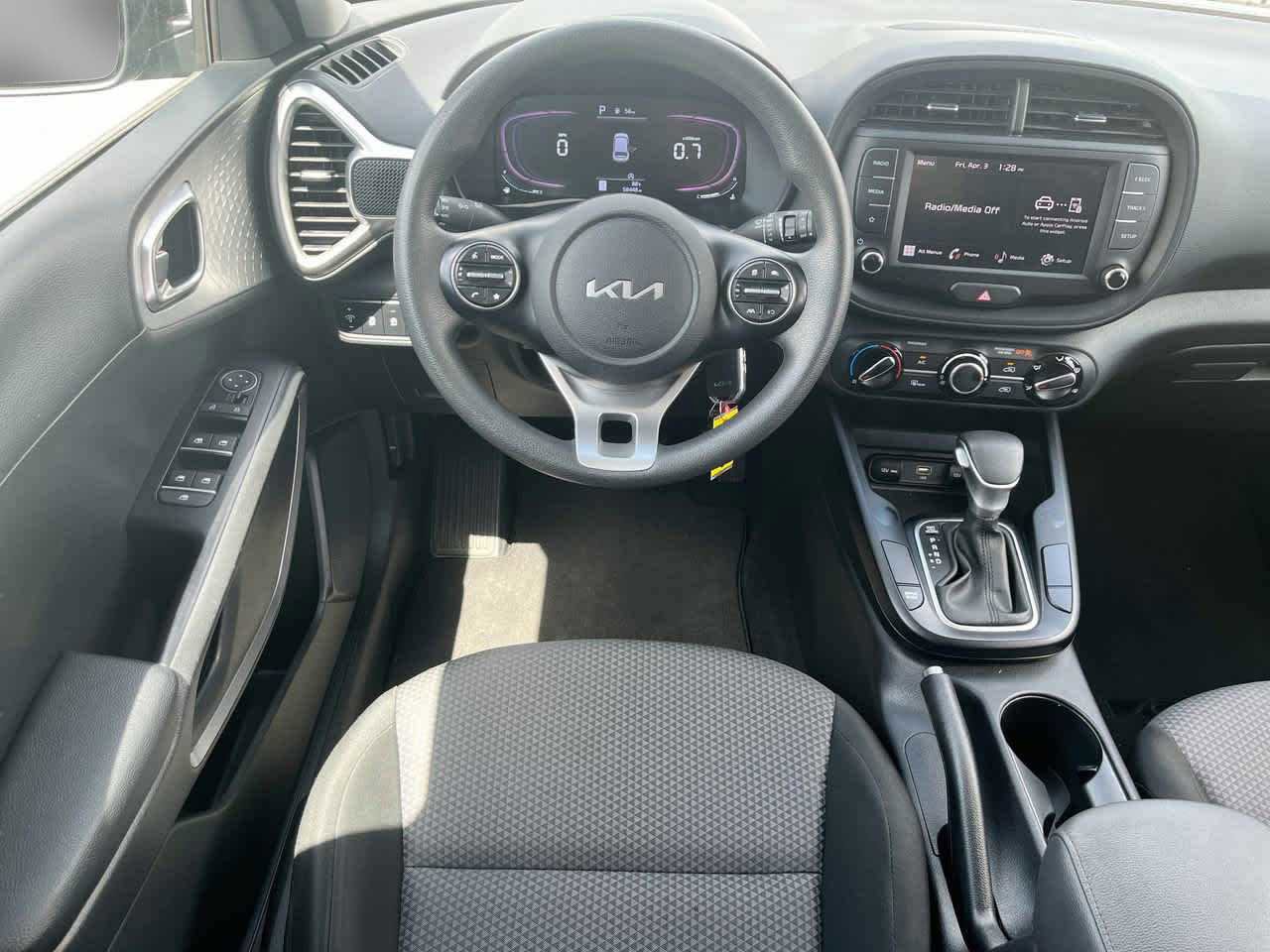 Used 2024 Kia Soul LX w/ LX Technology Package image 10