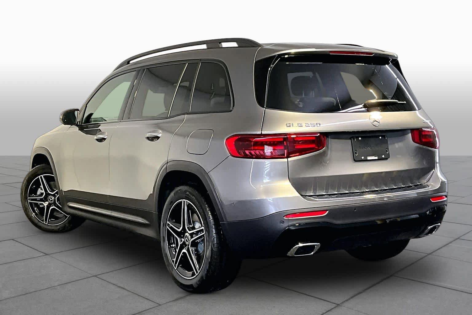 New 2026 Mercedes-Benz GLB 250 4MATIC image 3