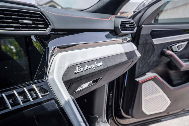 Used 2021 Lamborghini Urus AWD/4WD image 37