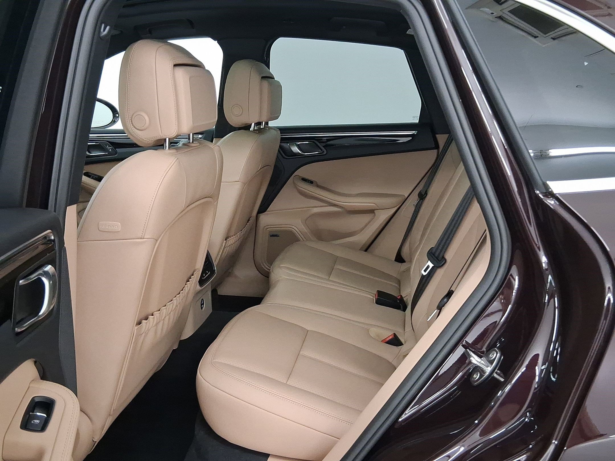 Used 2026 Porsche Macan image 13