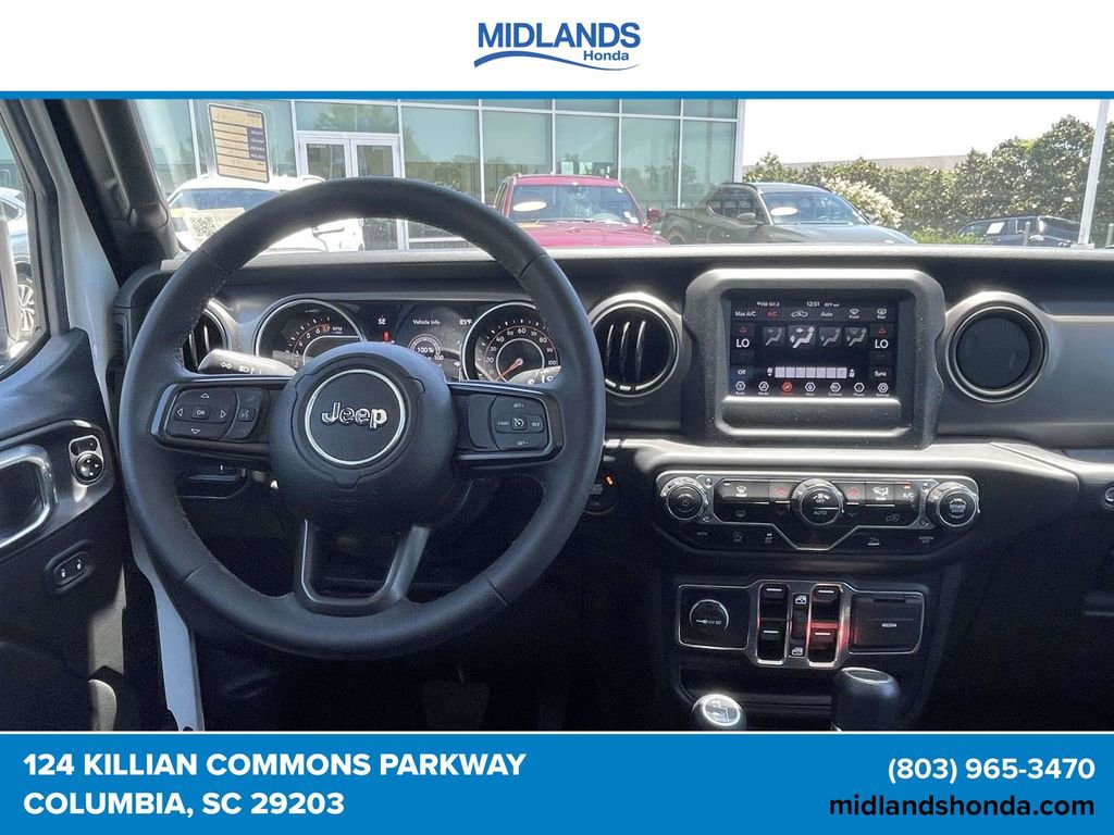 Used 2023 Jeep Gladiator Sport AWD/4WD image 12