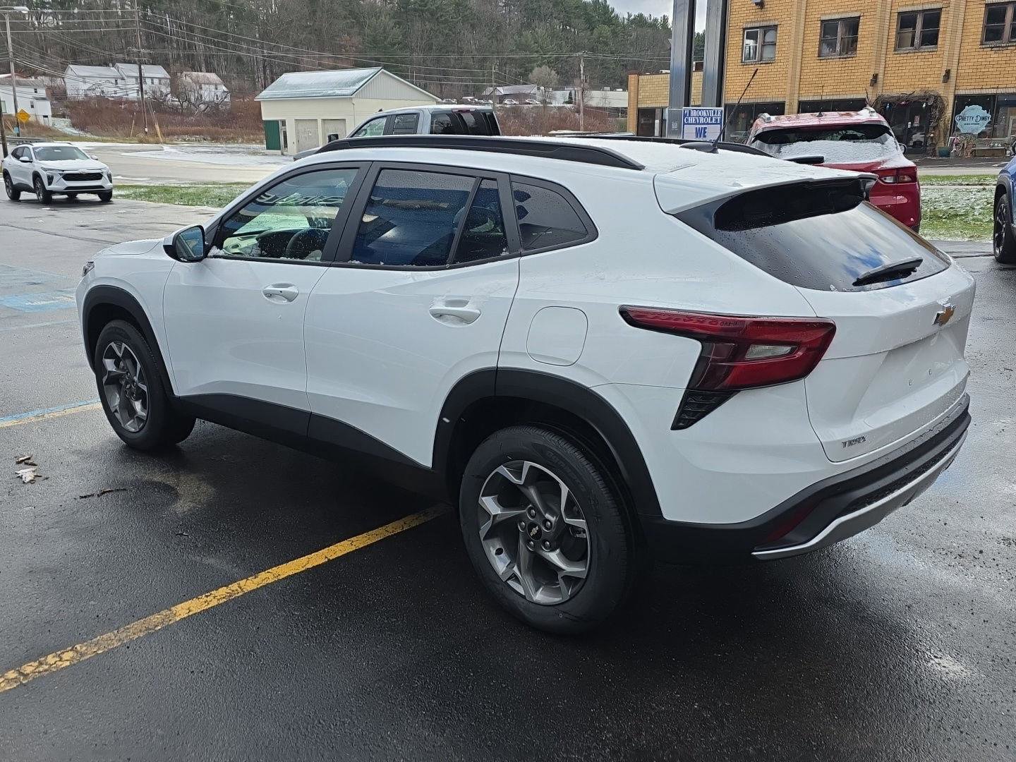 New 2025 Chevrolet Trax LT w/ Driver Confidence Package image 6