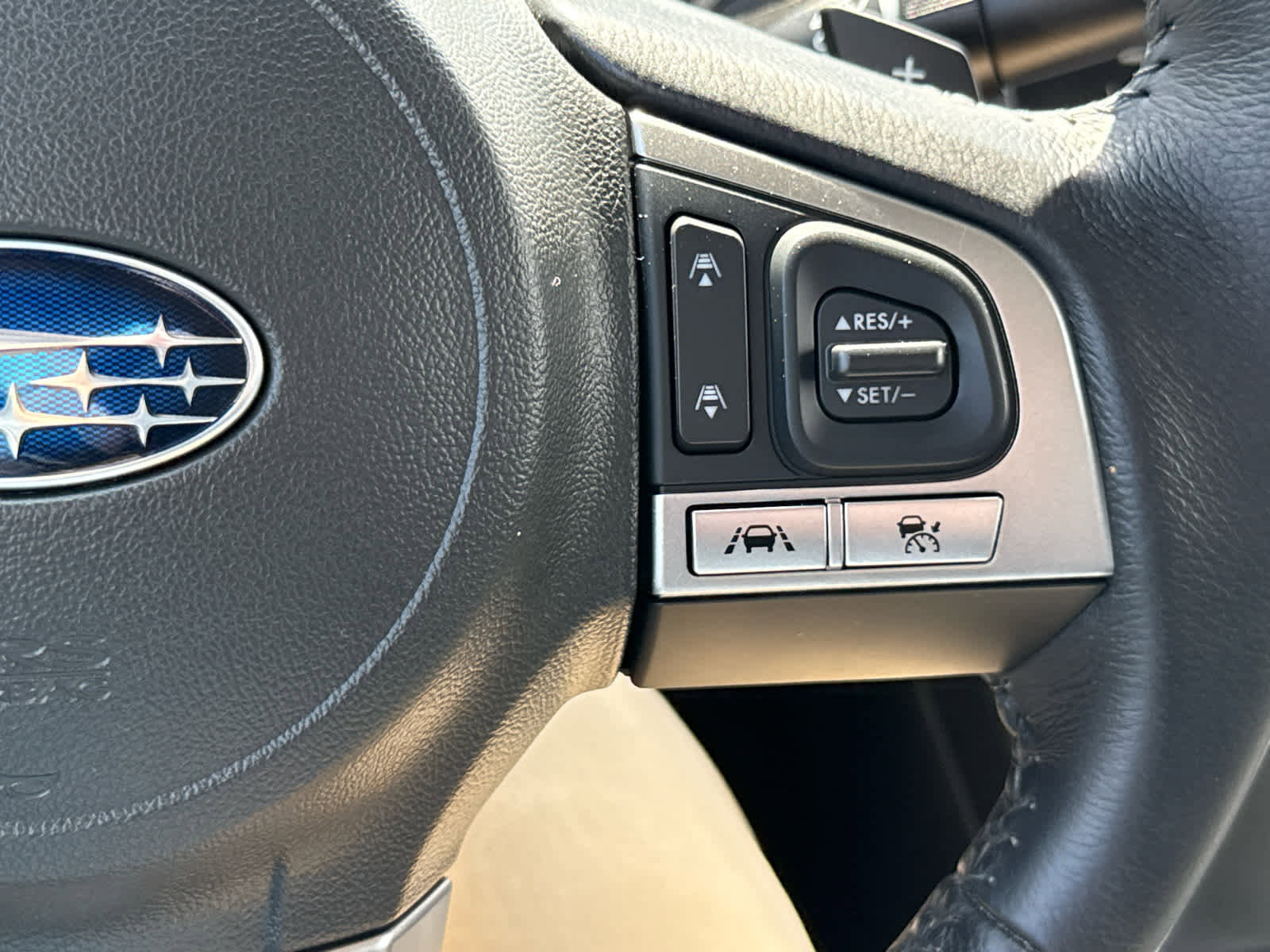 Used 2017 Subaru Legacy 2.5i Limited image 16