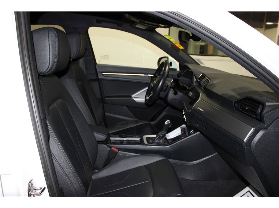 Used 2024 Audi Q3 2.0T Premium image 25