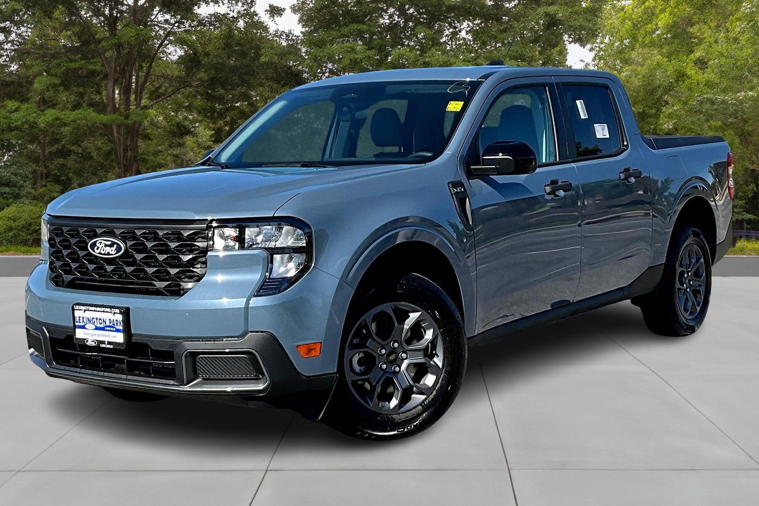 New 2025 Ford Maverick XLT w/ XLT Luxury Package image 2
