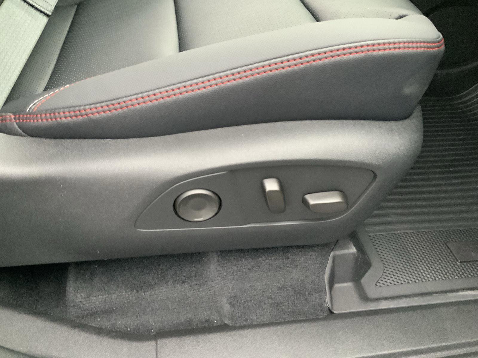 New 2026 Chevrolet Traverse RS w/ LPO, Floor Liner Package image 70