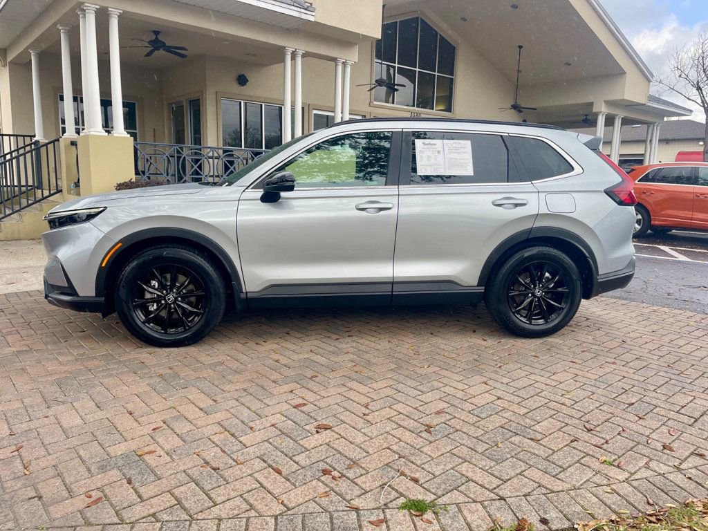 Used 2025 Honda CR-V Sport image 2