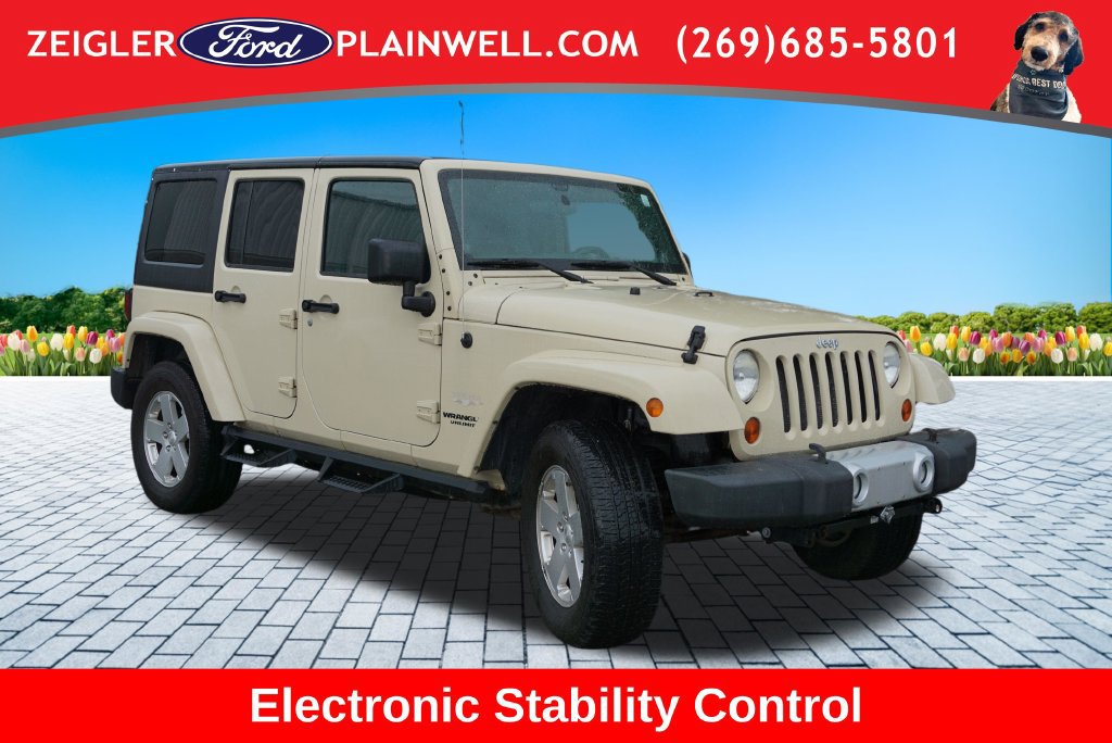 Used 2011 Jeep Wrangler Unlimited Sahara w/ Dual Top Group AWD/4WD image 7