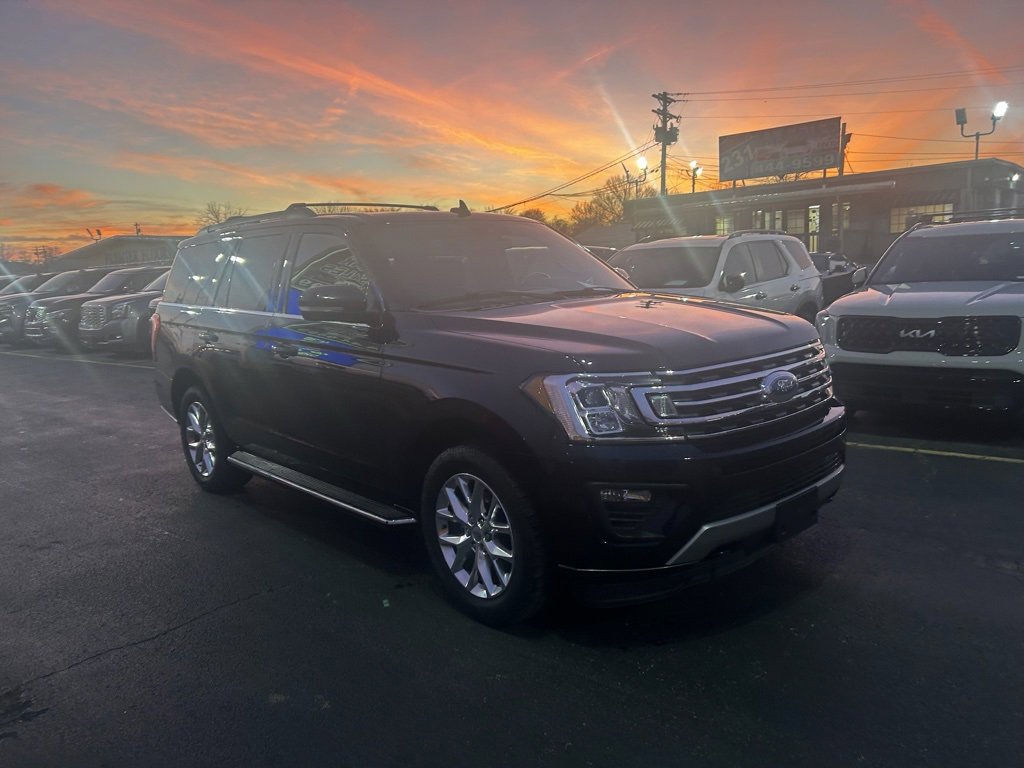 Used 2021 Ford Expedition XLT image 2