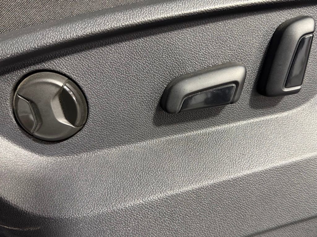 Used 2024 Volkswagen Atlas Peak Edition SE AWD/4WD image 21