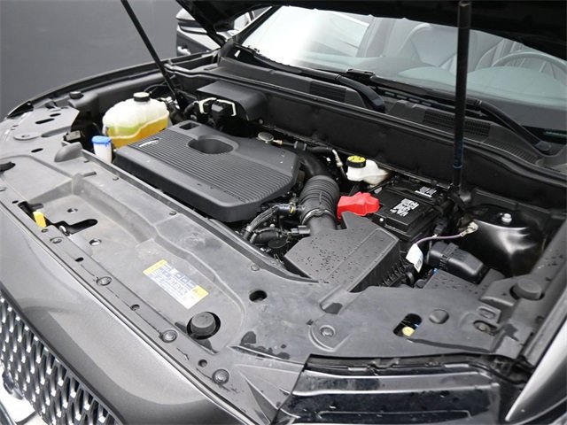 Used 2020 Lincoln Nautilus Reserve w/ Equipment Group 202A image 11