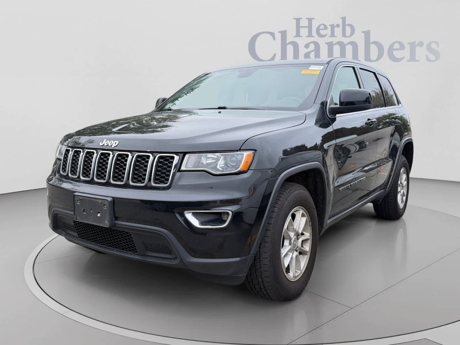 Used 2018 Jeep Grand Cherokee Laredo AWD/4WD image 5