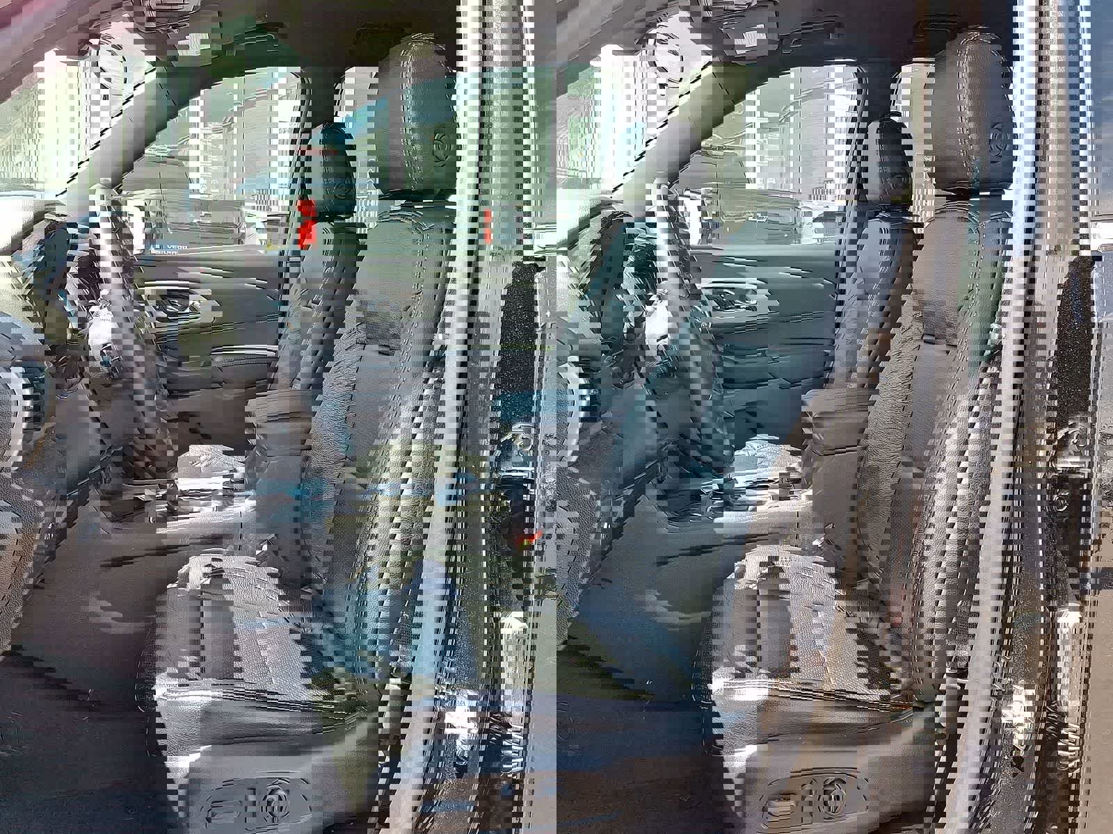 Used 2023 Chevrolet Traverse LT image 24