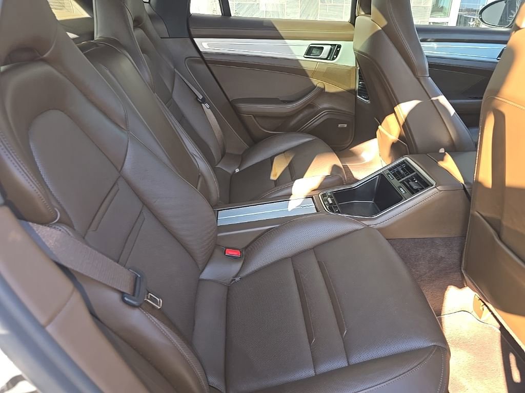 Used 2018 Porsche Panamera 4S image 33