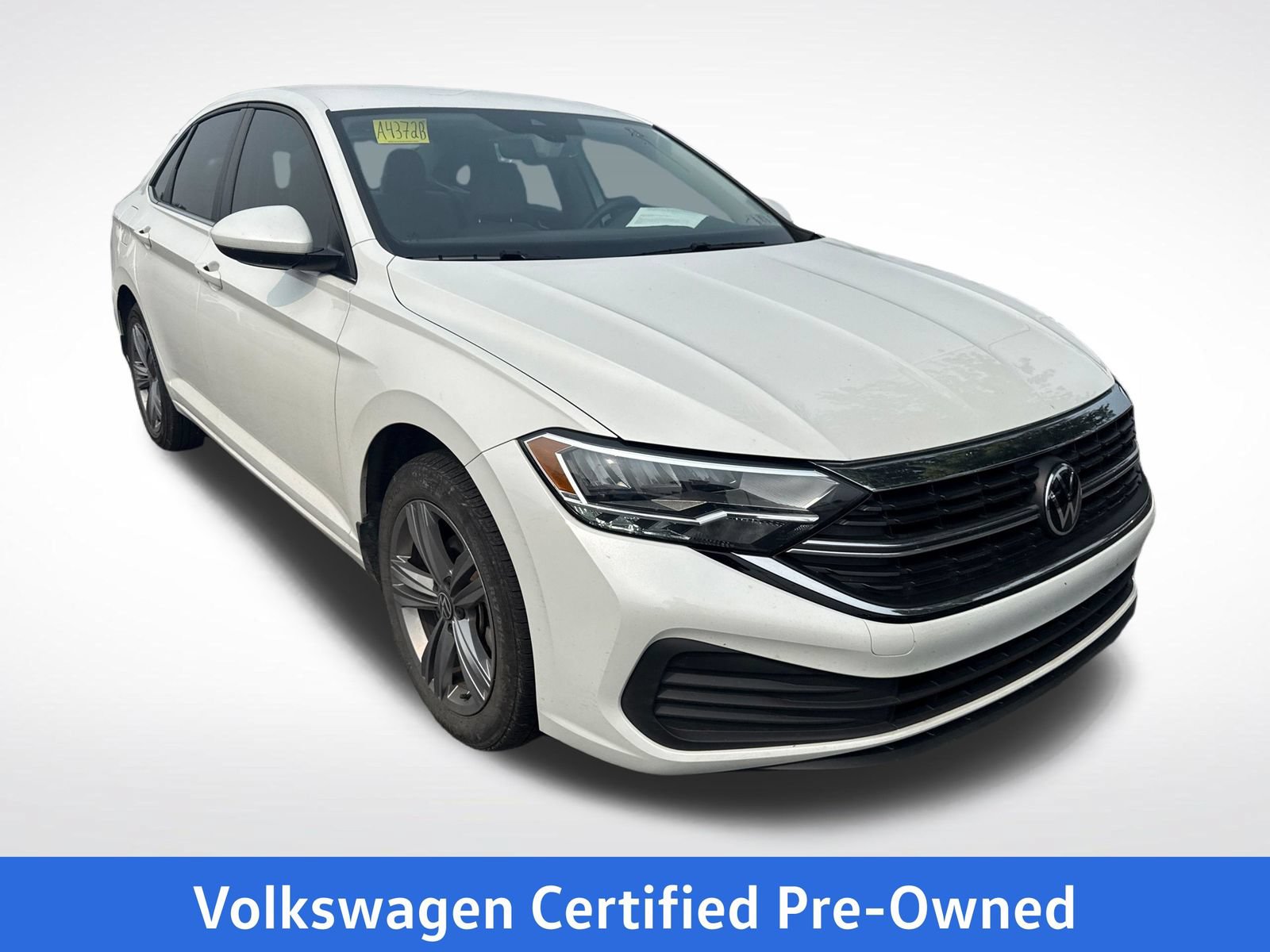 Used 2023 Volkswagen Jetta SE FWD image 8