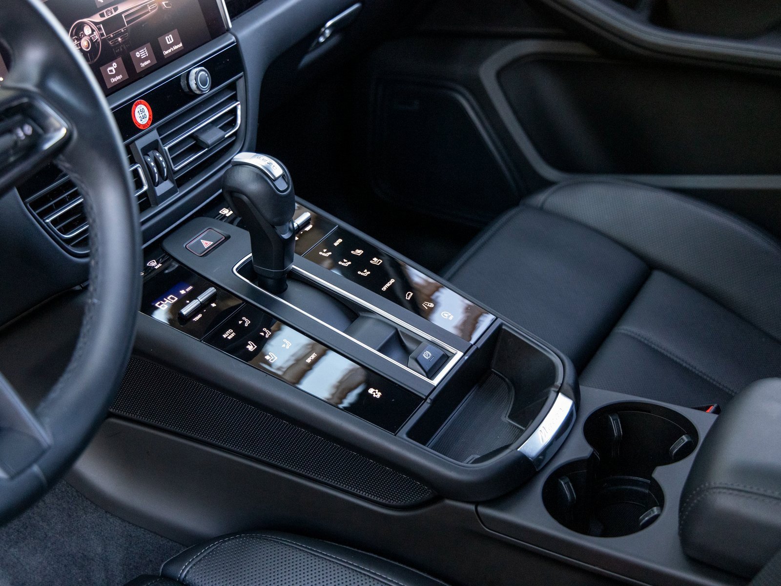 Certified 2024 Porsche Macan image 38