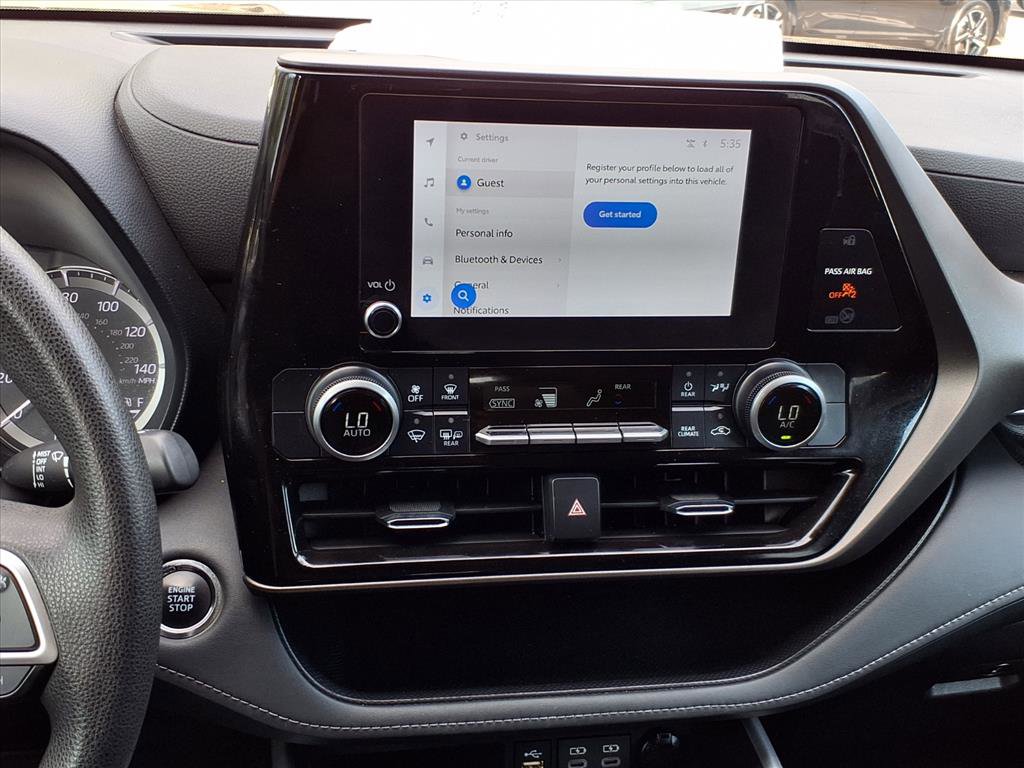 Used 2023 Toyota Highlander L image 17