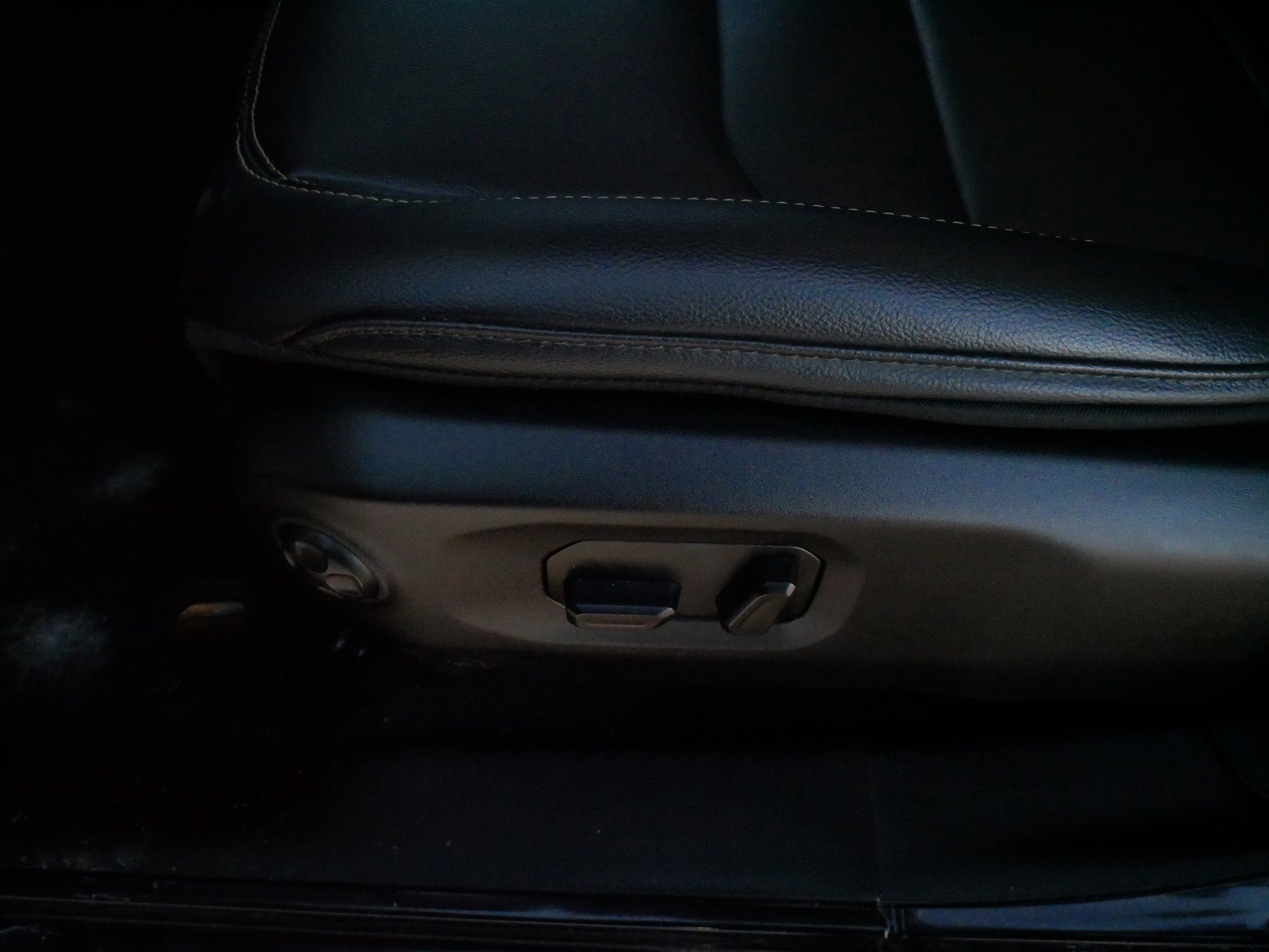 Used 2024 Jeep Wrangler Sahara w/ Technology Group image 21